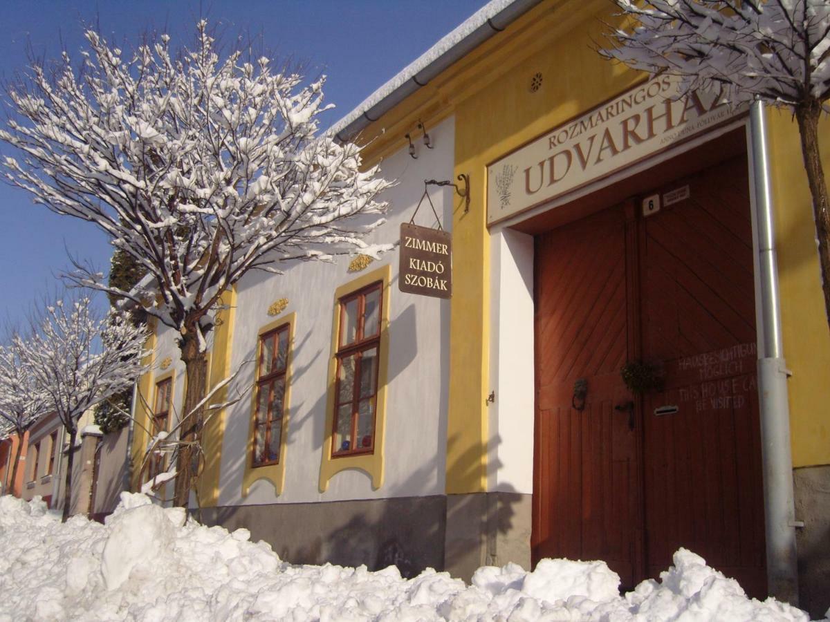 Rozmaringos Udvarhaz Dunafoldvar 外观 照片